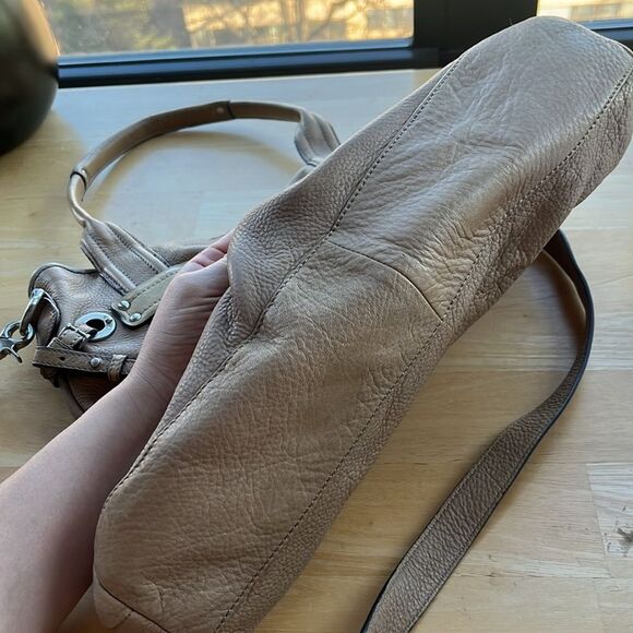 Y2K Buttery Leather B. Makowsky Tan Slouchy Convertible Carry-All Purse - Picture 3 of 6